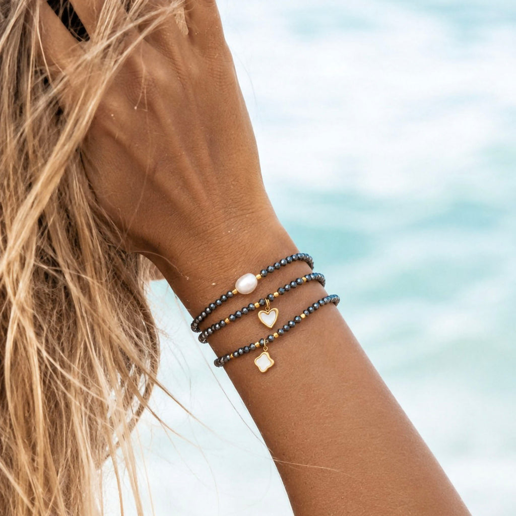Pulsera Hematita · Corazón de Nácar