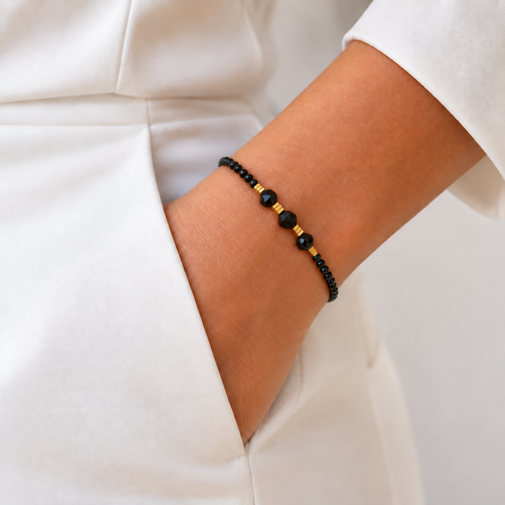 Pulsera RIONA ·  Espinela Negra Natural y Acero Inoxidable
