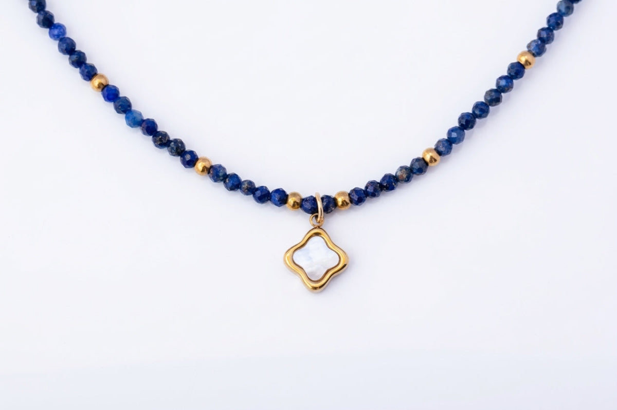 Lapis lazuli Trebol Detail